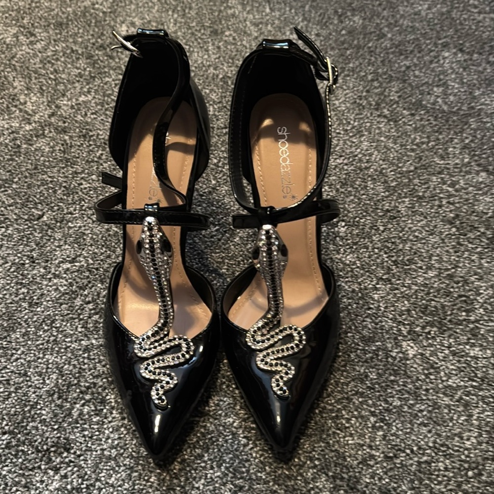 Beautiful size 8 black high heel